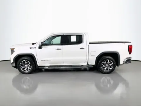 More photos of 2022 GMC Sierra 1500 SLT at Clement Supercenter, MO