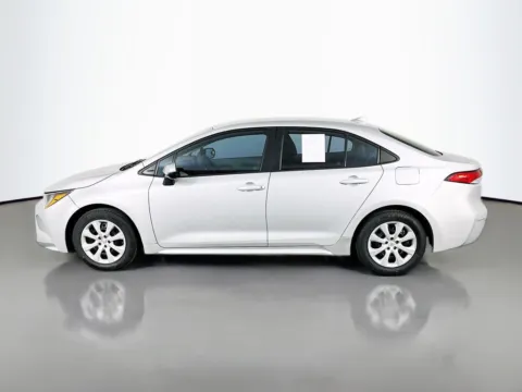 More photos of 2022 Toyota Corolla LE at Clement Supercenter, MO