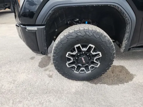 More photos of 2024 GMC Sierra 2500HD AT4X at Clement Supercenter, MO