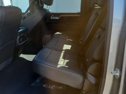 More photos of 2025 Chevrolet Silverado 3500HD High Country at Clement Supercenter, MO