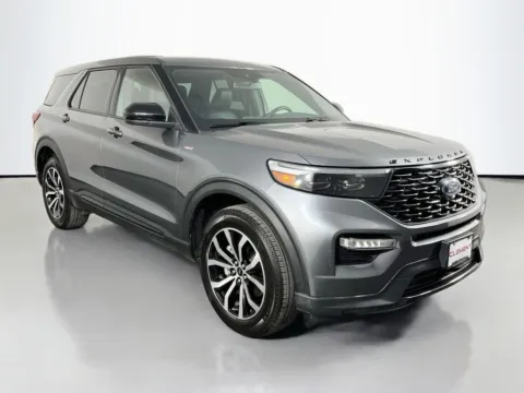 More photos of 2022 Ford Explorer ST-Line at Clement Supercenter, MO