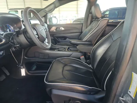Another view of 2022 Chrysler Pacifica Hybrid Limited for sale in St. Charles, MO at Clement Supercenter
