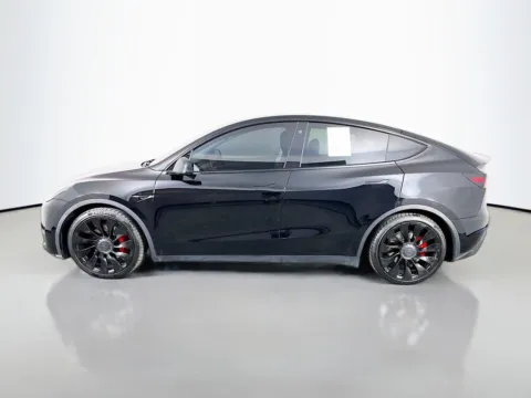 More photos of 2022 Tesla Model Y Performance at Clement Supercenter, MO
