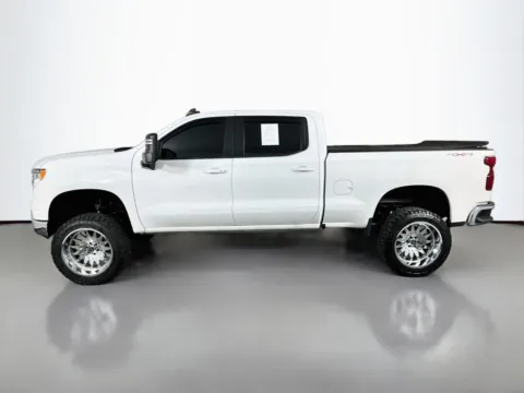 More photos of 2022 Chevrolet Silverado 1500 LT at Clement Supercenter, MO