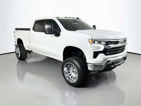 Another view of 2022 Chevrolet Silverado 1500 LT for sale in St. Charles, MO at Clement Supercenter