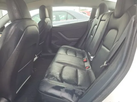 More photos of 2021 Tesla Model 3 Performance at Clement Supercenter, MO