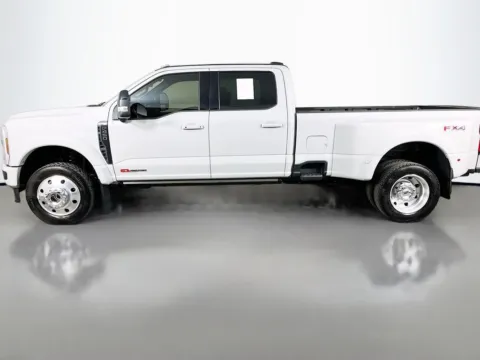 More photos of 2025 Ford F-450SD Platinum at Clement Supercenter, MO