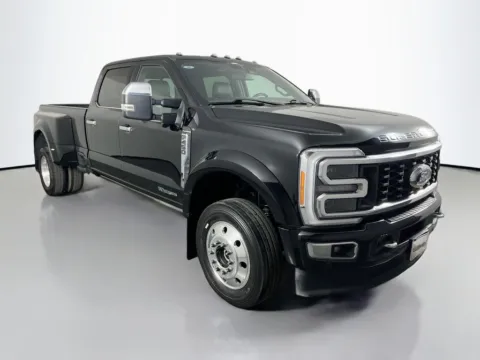 More photos of 2023 Ford F-450SD Platinum at Clement Supercenter, MO