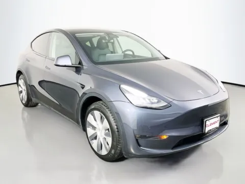 More photos of 2020 Tesla Model Y Long Range at Clement Supercenter, MO