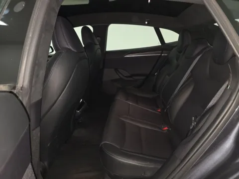 More photos of 2022 Tesla Model S at Clement Supercenter, MO