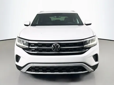 Photos of 2023 Volkswagen Atlas Cross Sport 3.6L V6 SE w/Technology for sale in St. Charles, MO at Clement Supercenter