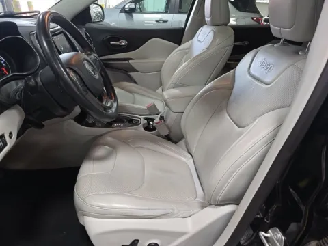Another view of 2019 Jeep Cherokee Limited for sale in St. Charles, MO at Clement Supercenter