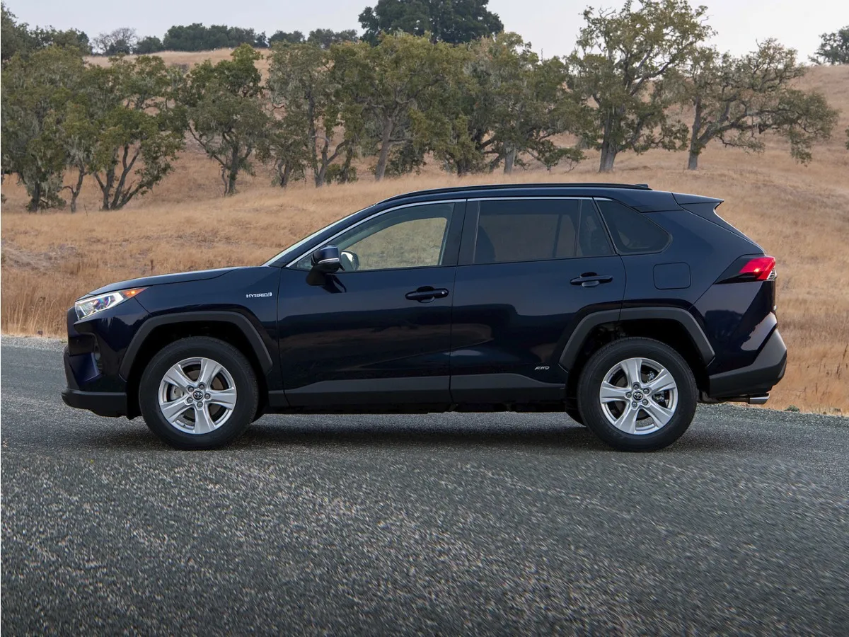 2021 Toyota RAV4 Hybrid LE for sale in St. Charles, MO
