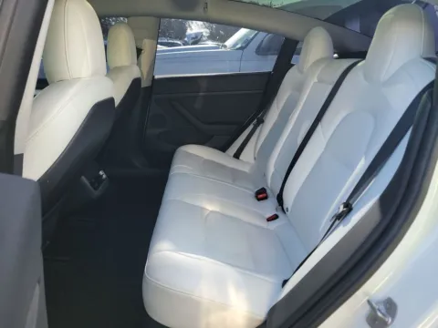 More photos of 2022 Tesla Model 3 at Clement Supercenter, MO