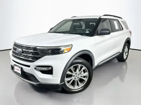 White 2020 Ford Explorer XLT for sale in St. Charles, MO