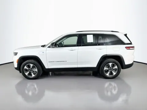 More photos of 2022 Jeep Grand Cherokee 4xe at Clement Supercenter, MO