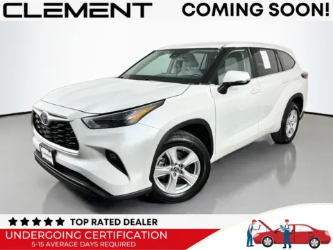 White 2022 Toyota Highlander LE for sale in St. Charles, MO