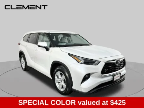 Another view of 2022 Toyota Highlander LE for sale in St. Charles, MO at Clement Supercenter