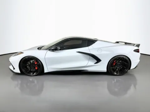 More photos of 2021 Chevrolet Corvette Stingray at Clement Supercenter, MO