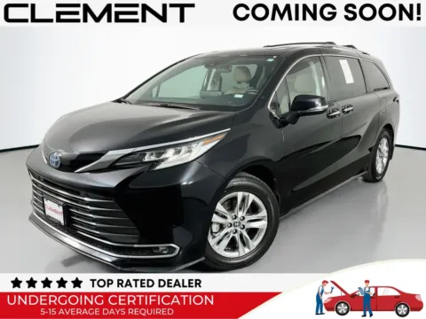 Black 2022 Toyota Sienna Limited for sale in St. Charles, MO
