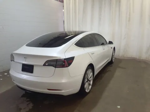 More photos of 2020 Tesla Model 3 Standard Range Plus at Clement Supercenter, MO