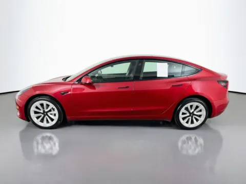More photos of 2022 Tesla Model 3 at Clement Supercenter, MO