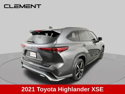 More photos of 2021 Toyota Highlander XSE at Clement Supercenter, MO