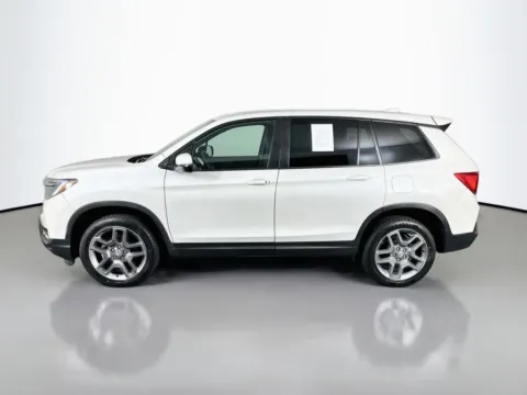 More photos of 2023 Honda Passport EX-L at Clement Supercenter, MO