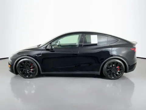 More photos of 2023 Tesla Model Y Performance at Clement Supercenter, MO