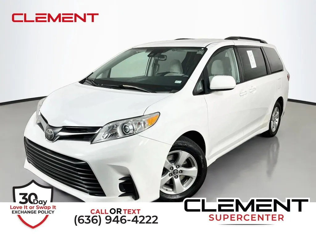 White 2020 Toyota Sienna LE for sale in St. Charles, MO