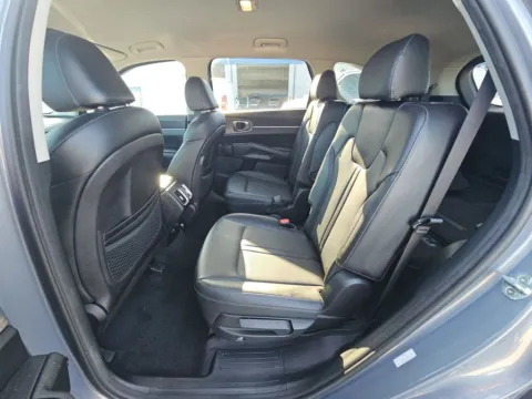 More photos of 2022 Kia Sorento EX at Clement Supercenter, MO