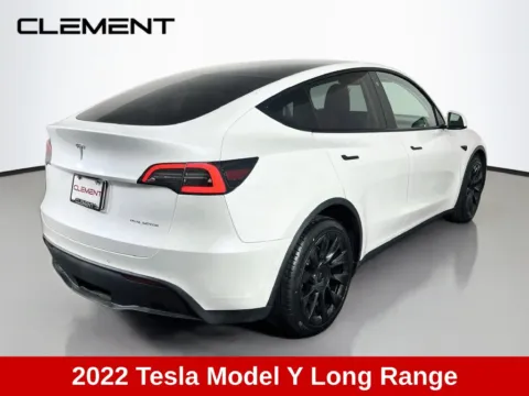 More photos of 2022 Tesla Model Y Long Range at Clement Supercenter, MO