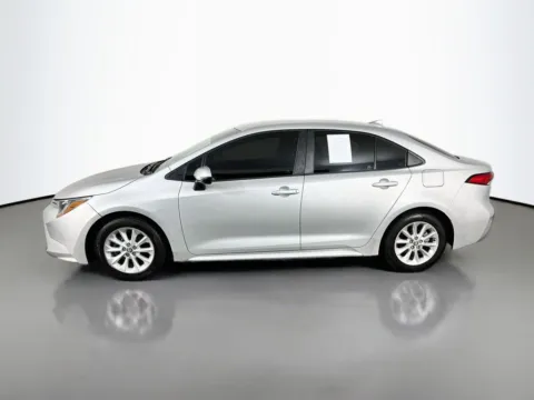 More photos of 2021 Toyota Corolla LE at Clement Supercenter, MO