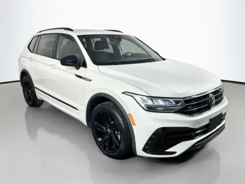 More photos of 2023 Volkswagen Tiguan 2.0T SE R-Line Black at Clement Supercenter, MO
