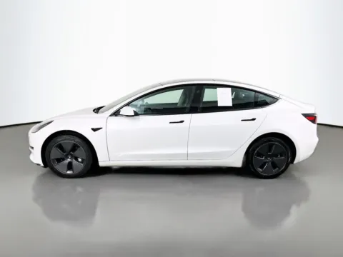 More photos of 2023 Tesla Model 3 at Clement Supercenter, MO