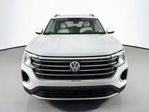 Another view of 2024 Volkswagen Atlas 2.0T SE w/Technology for sale in St. Charles, MO at Clement Supercenter