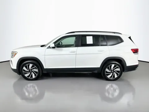 More photos of 2024 Volkswagen Atlas 2.0T SE w/Technology at Clement Supercenter, MO