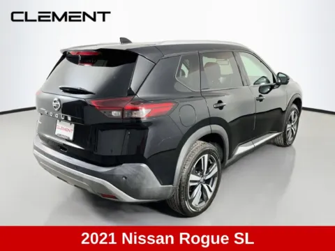 More photos of 2021 Nissan Rogue SL at Clement Supercenter, MO