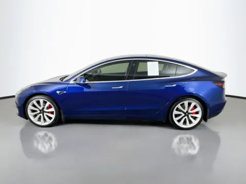 More photos of 2019 Tesla Model 3 at Clement Supercenter, MO