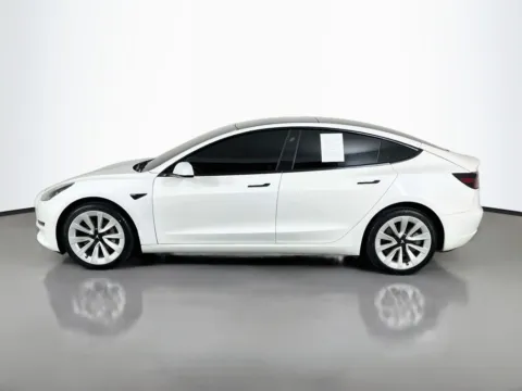 More photos of 2023 Tesla Model 3 at Clement Supercenter, MO