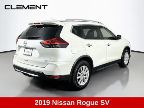 More photos of 2019 Nissan Rogue SV at Clement Supercenter, MO