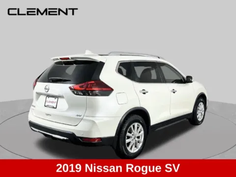 More photos of 2019 Nissan Rogue SV at Clement Supercenter, MO