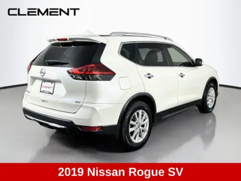 More photos of 2019 Nissan Rogue SV at Clement Supercenter, MO