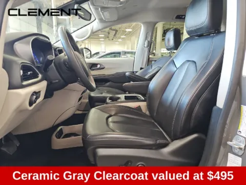 More photos of 2023 Chrysler Pacifica Touring L at Clement Supercenter, MO