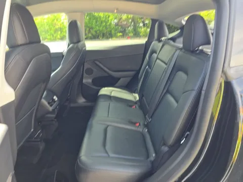 More photos of 2022 Tesla Model Y Performance at Clement Supercenter, MO