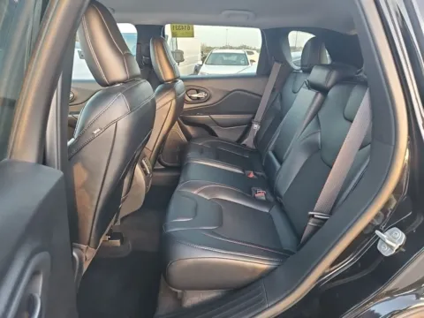 More photos of 2022 Jeep Cherokee Trailhawk at Clement Supercenter, MO
