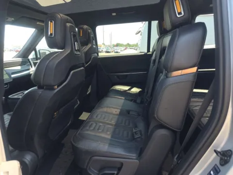 More photos of 2025 Rivian R1S Adventure Dual Motor Standard Pack at Clement Supercenter, MO