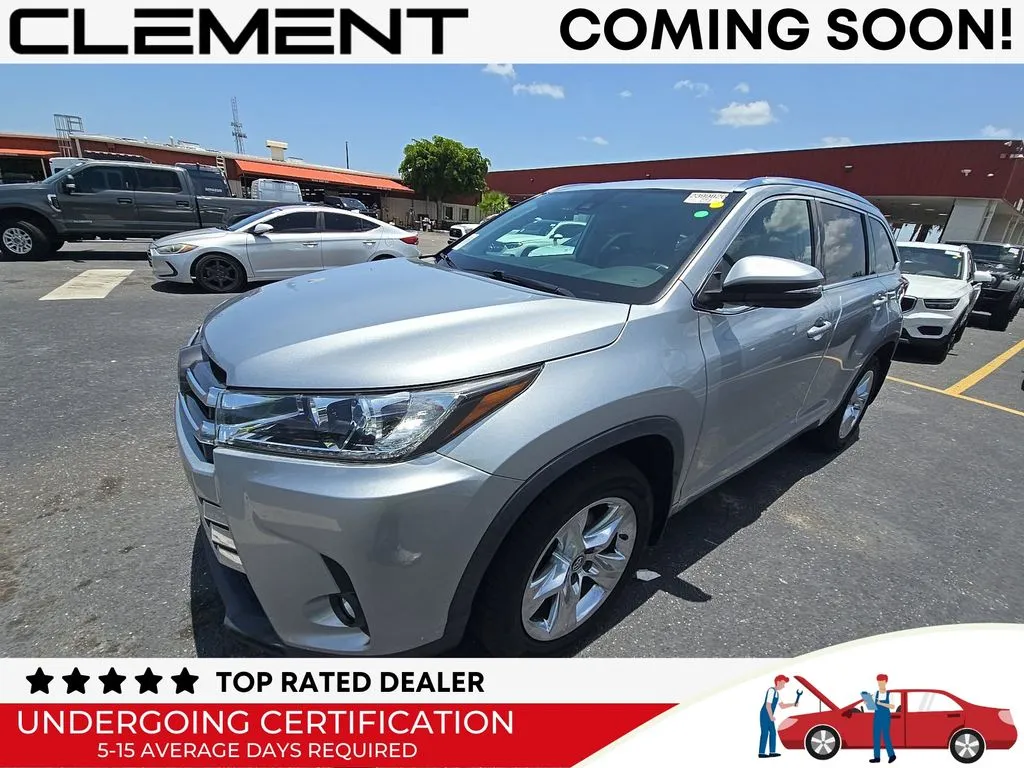 Silver 2019 Toyota Highlander Limited for sale in St. Charles, MO