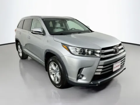 Another view of 2019 Toyota Highlander Limited for sale in St. Charles, MO at Clement Supercenter