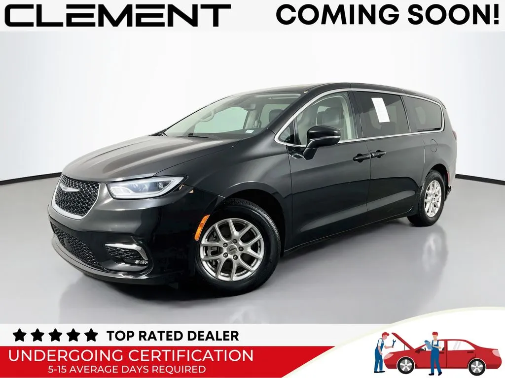 Black 2023 Chrysler Pacifica Touring L for sale in St. Charles, MO
